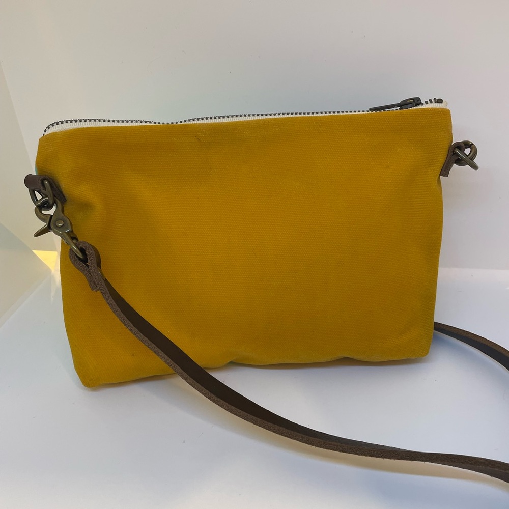 Red House - Two-Tone Teal Crossbody Bag - Mint & Aqua w Gold back. - Picture 2 of 7